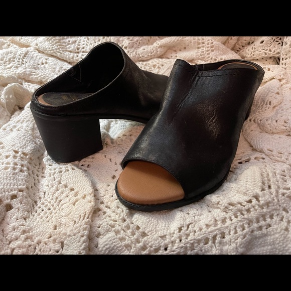 Size 10 med very soft and comfortable shoe - Picture 12 of 12